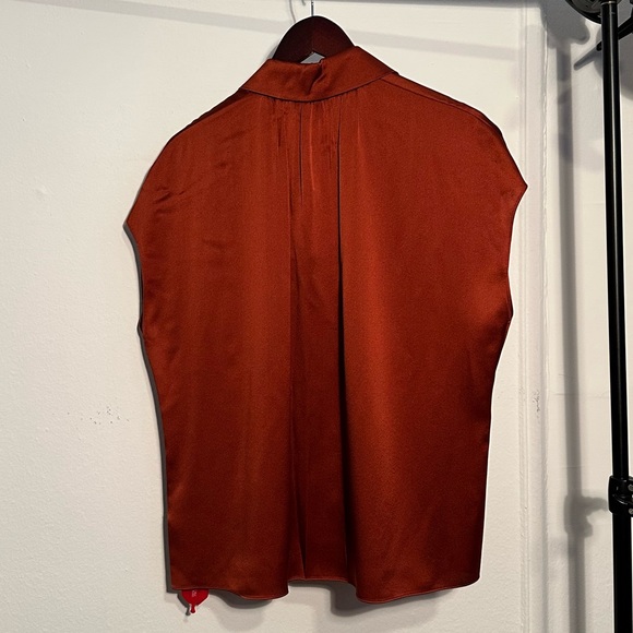 Vince Terracotta / Rust Sleeveless Silky Button Down Top, Relaxed Fit - Picture 4 of 4